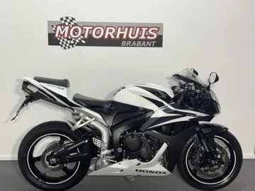Honda CBR600RR (2007) — foto 1