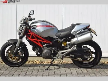 Ducati Monster 696 (2009) — foto 1