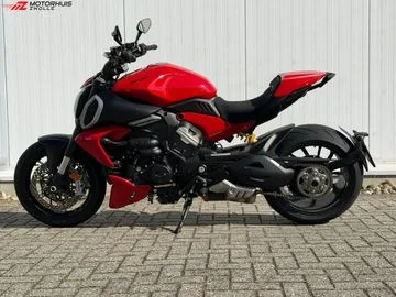 Ducati Diavel V4 (2023) — foto 1