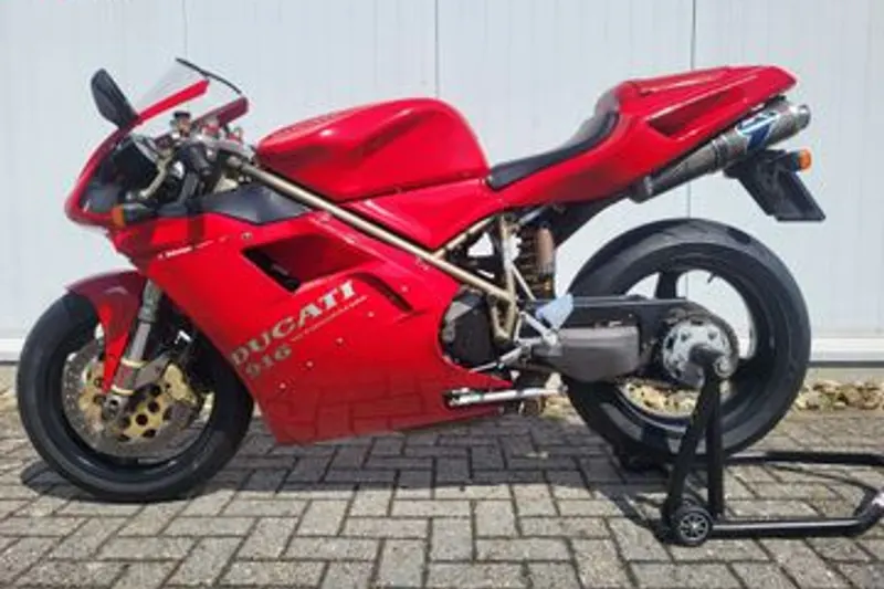 DUCATI 916 (1996)