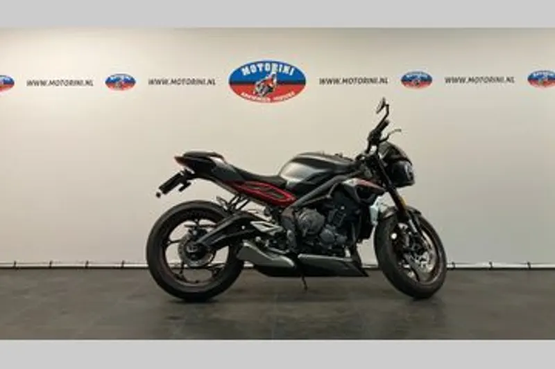 TRIUMPH STREET TRIPLE R LOW RIDE HEIGHT (2020)