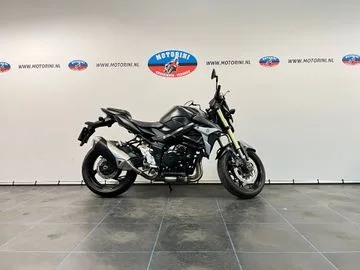 Suzuki GSR750 (2015) — foto 1
