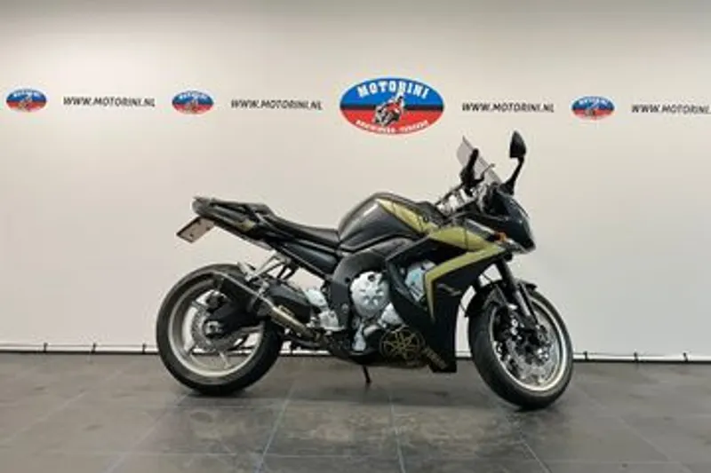 YAMAHA FZ1 (2009)