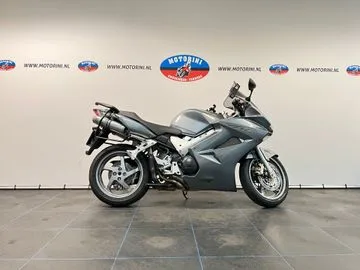Honda VFR 800 (2008) — foto 1