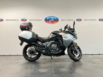 CFMoto 650GT (2023) — foto 1