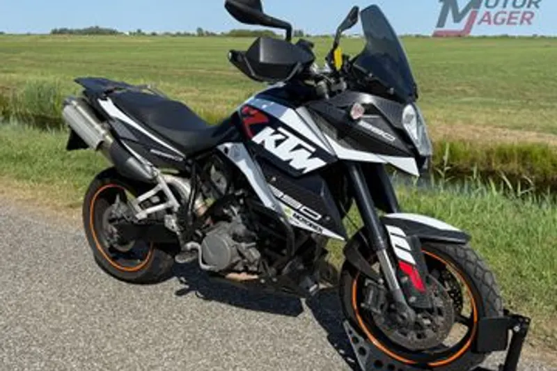 KTM 990 Supermoto T (2010)