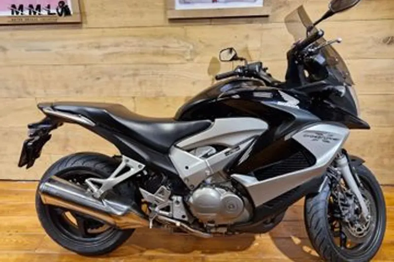 Honda VFR 800 X Crossrunner (2011)
