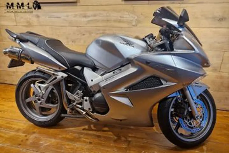 Honda VFR800 (2005)