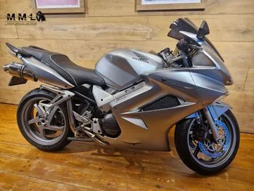 Honda VFR800 (2005) — foto 1