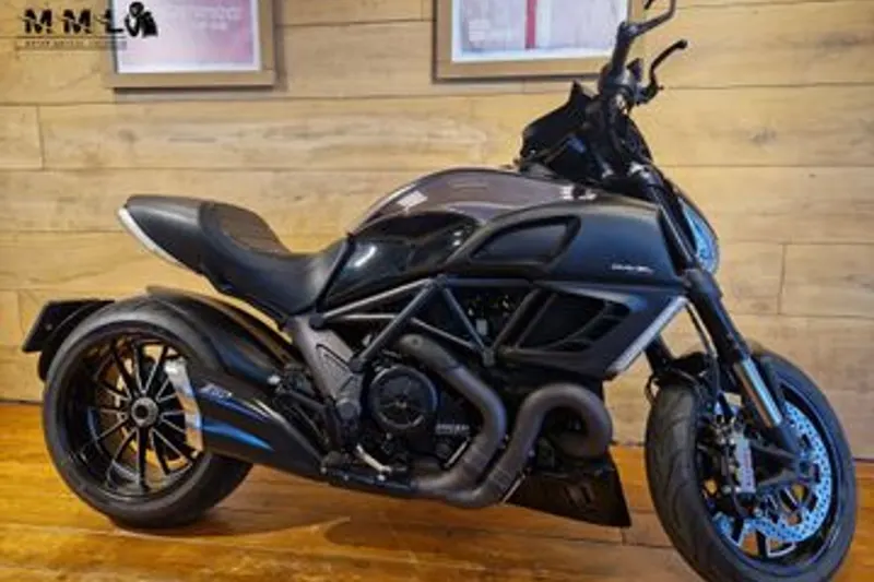 Ducati Diavel Cromo (2012)