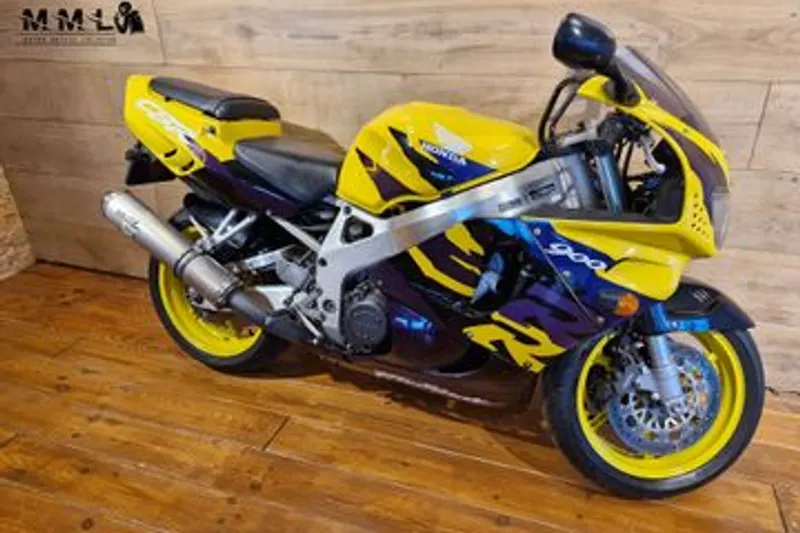 Honda CBR 900 RR Fireblade (1997)