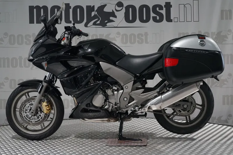Honda CBF (2006)