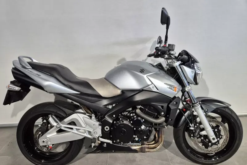 Suzuki GSR600 (2010)