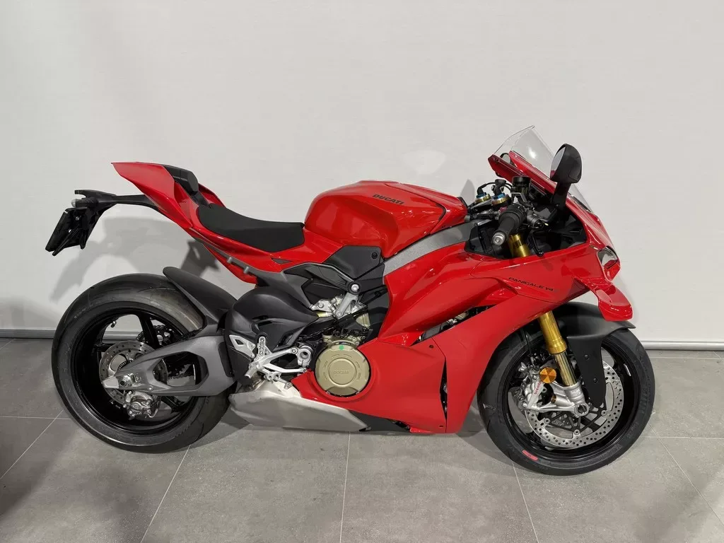 Ducati Panigale V4S (2024) — foto 1