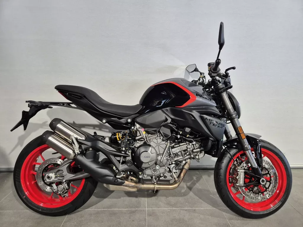 Ducati Monster V2 (2026) — foto 1