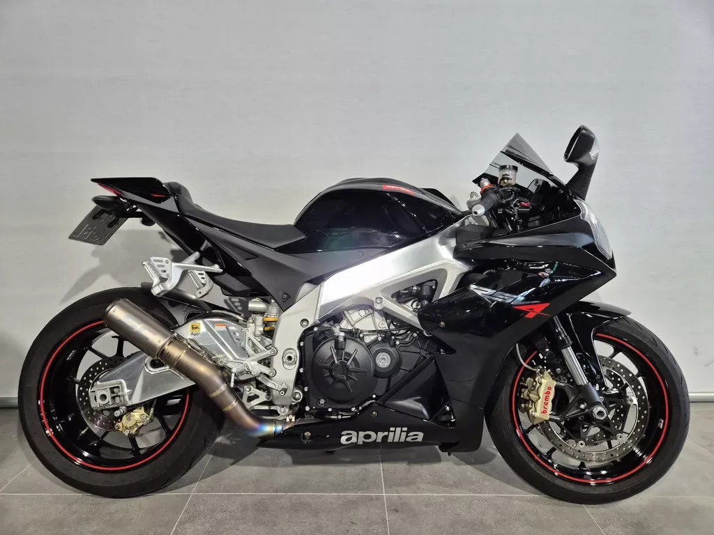 Aprilia RSV 4R (2013) — foto 1