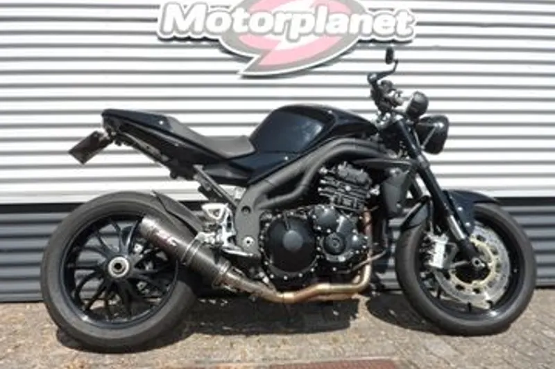 TRIUMPH SPEED TRIPLE (2010)