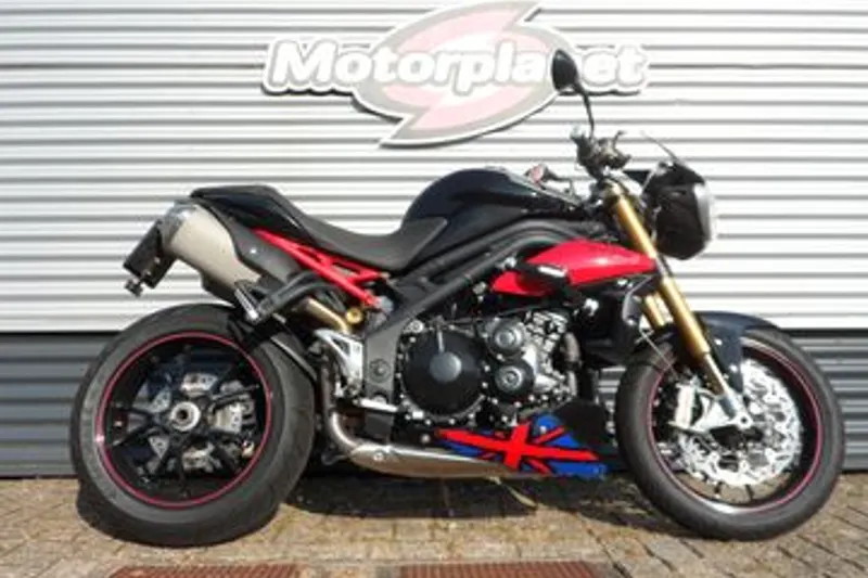 TRIUMPH SPEED TRIPLE R (2015)