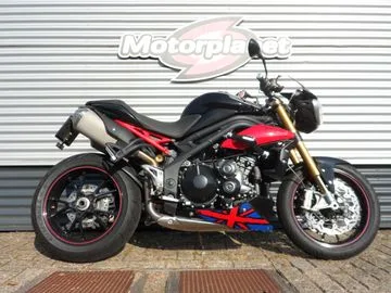 TRIUMPH SPEED TRIPLE R (2015) — foto 1