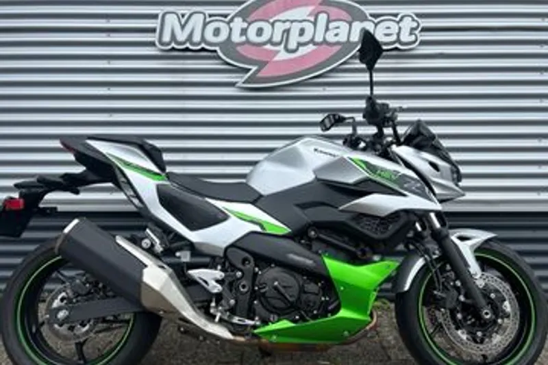 KAWASAKI NINJA 7 HYBRID (2024)