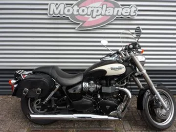 TRIUMPH SPEEDMASTER (2010) — foto 1
