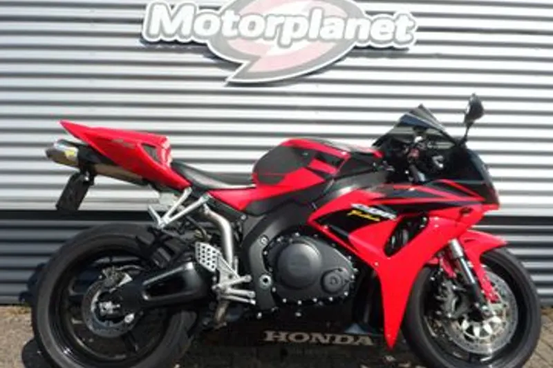 Honda CBR 1000 RR FIREBLADE (2006)
