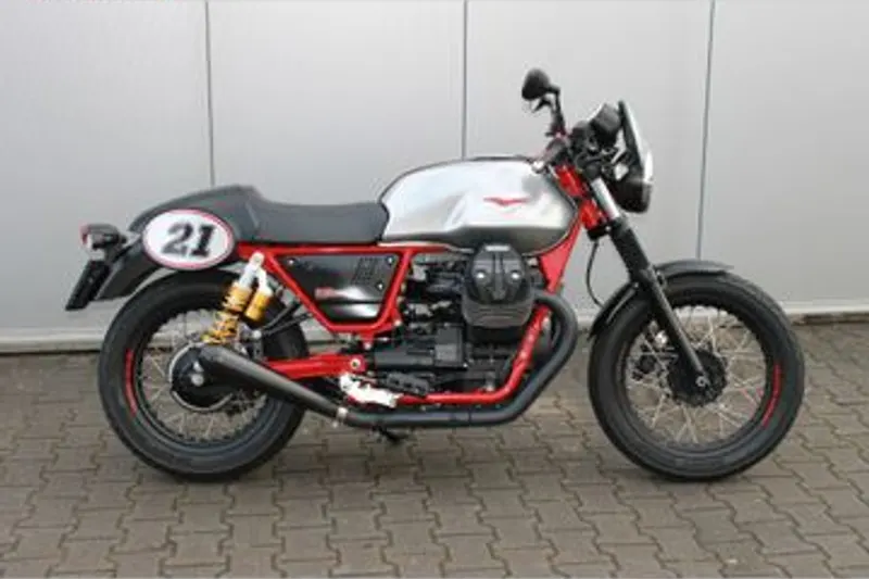 Moto Guzzi V7 III Racer (2020)
