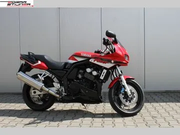 Yamaha FZS 600 Fazer (2001) — foto 1