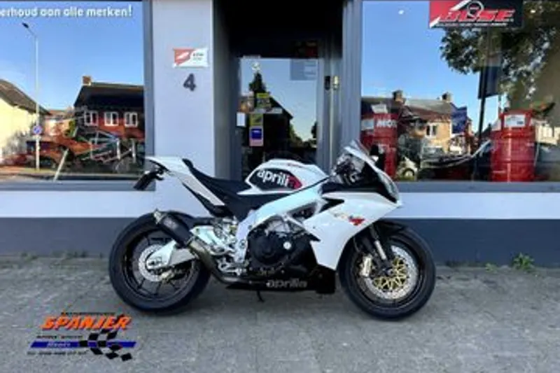 Aprilia RSV 4R (2010)