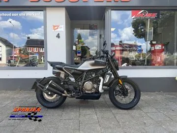 Husqvarna Svartpilen 701 (2019) — foto 1