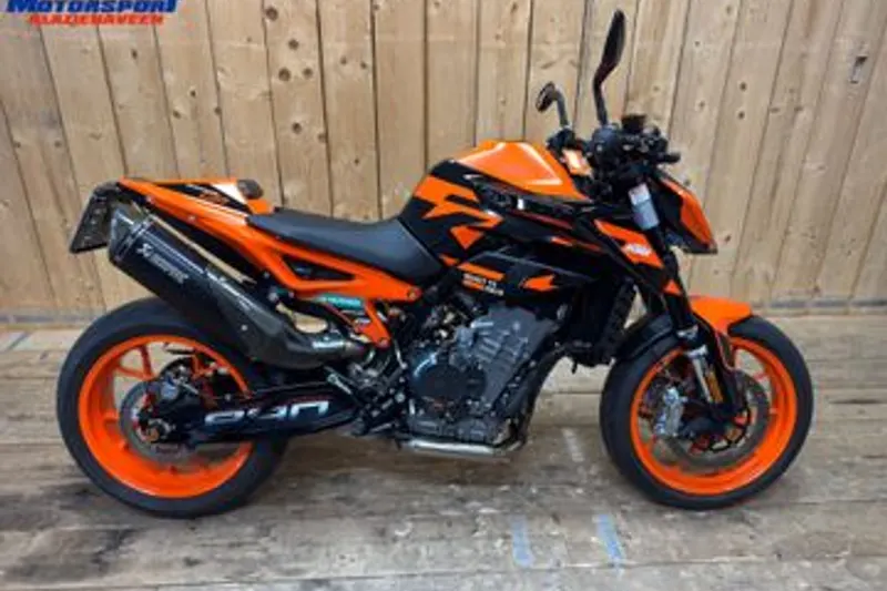 KTM 890 Duke (2022)