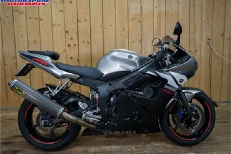 Yamaha YZF-R6 (2003)