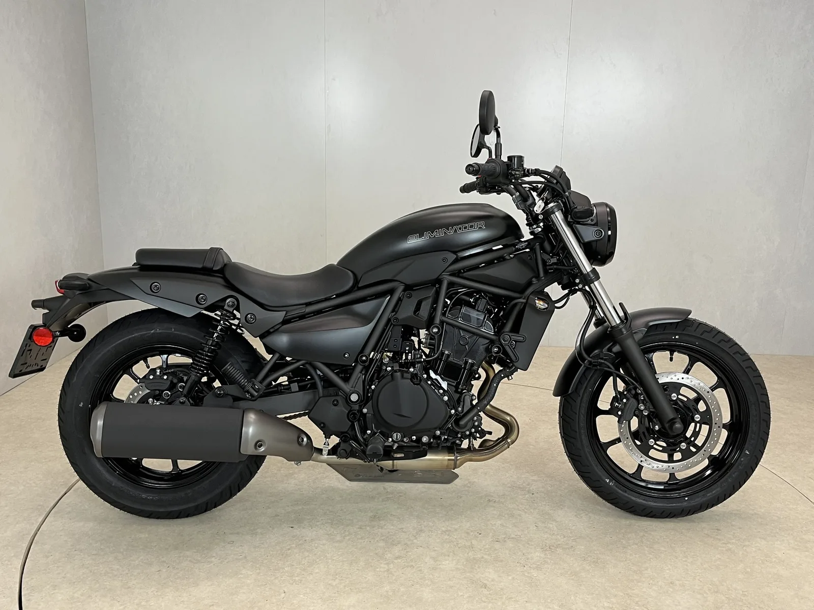 Kawasaki KLE 500 (2026) — foto 1
