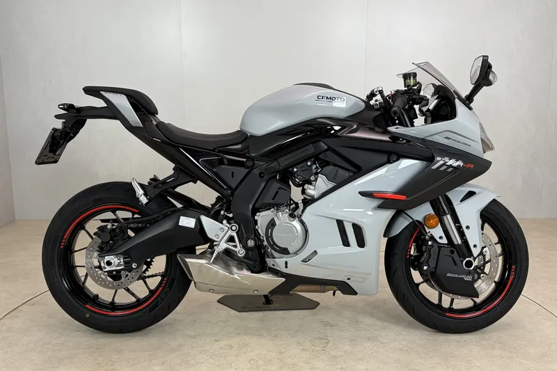 CFMoto 675SR-R (2026)