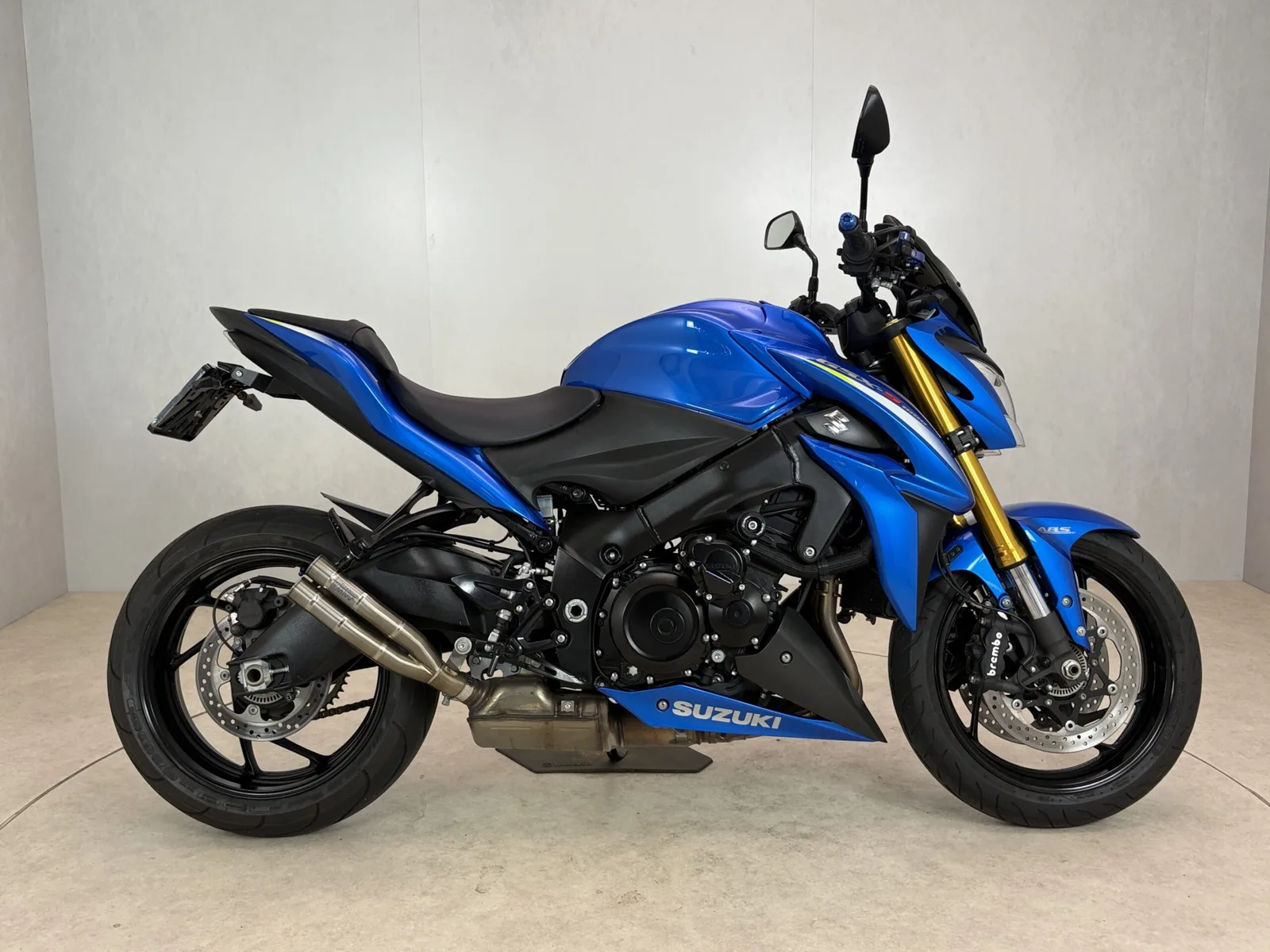 Suzuki GSX-S1000 (2015) — foto 1