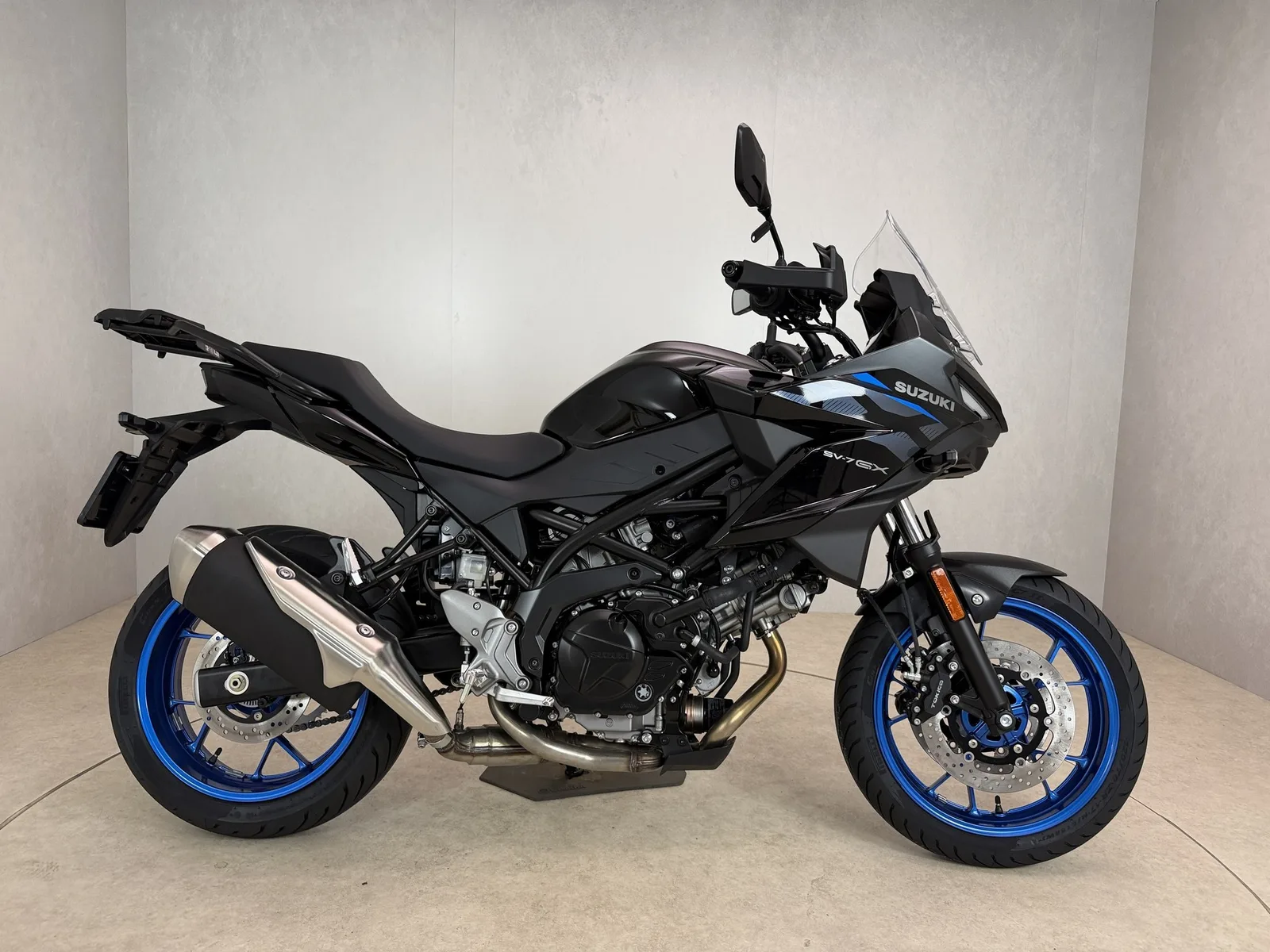 Suzuki SV7GX (2026) — foto 1