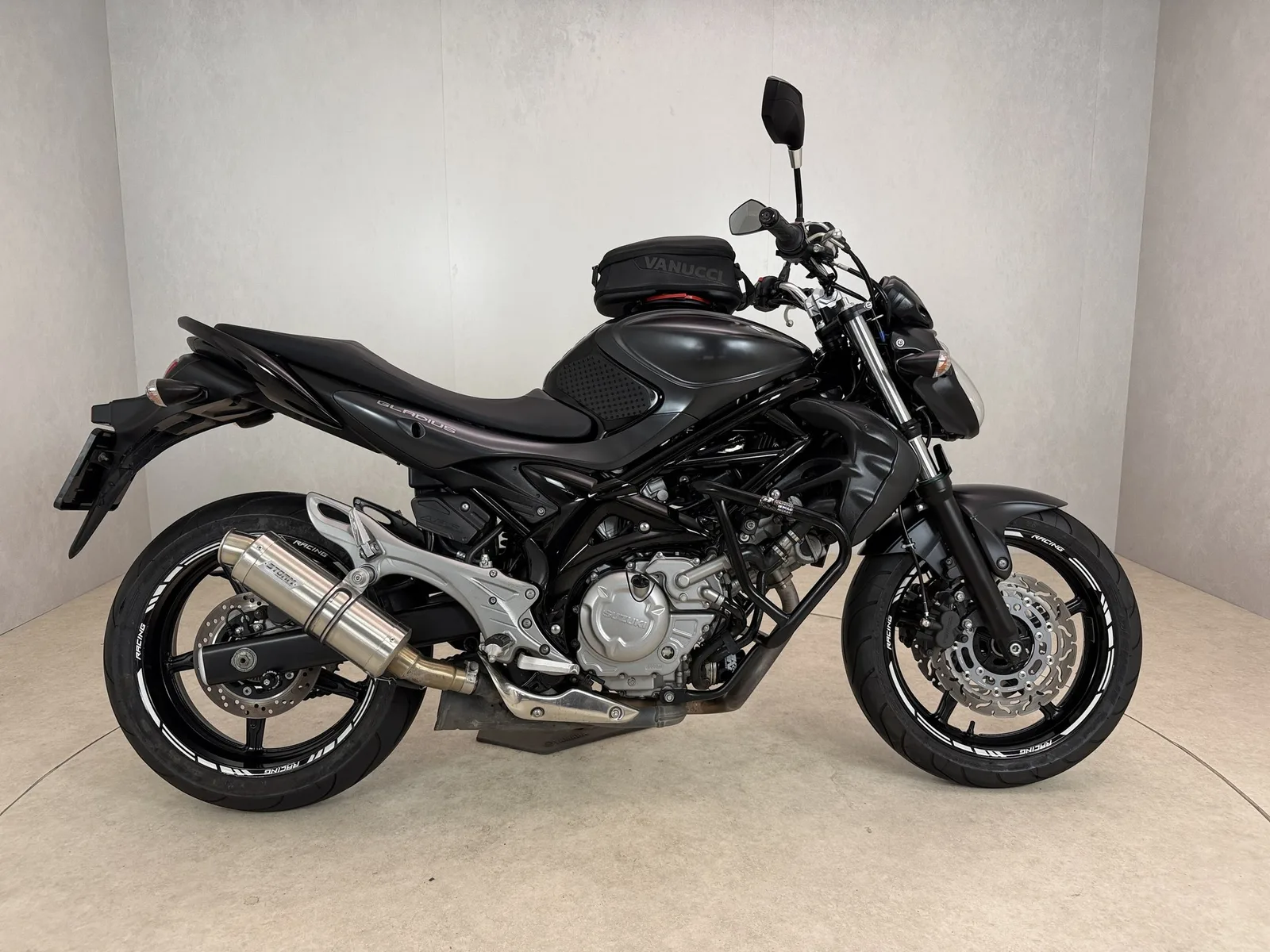 Suzuki Gladius (2015) — foto 1