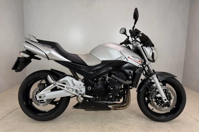 Suzuki GSR600 (2008)