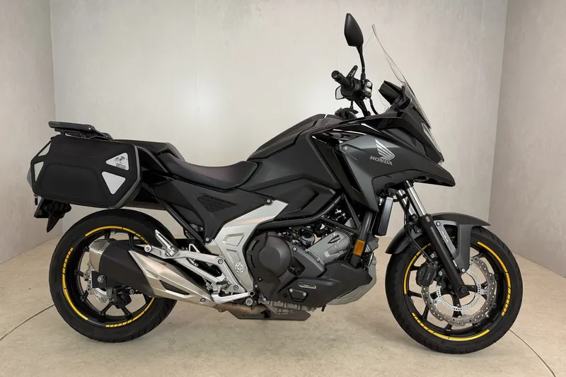 Honda NC750X (2023)