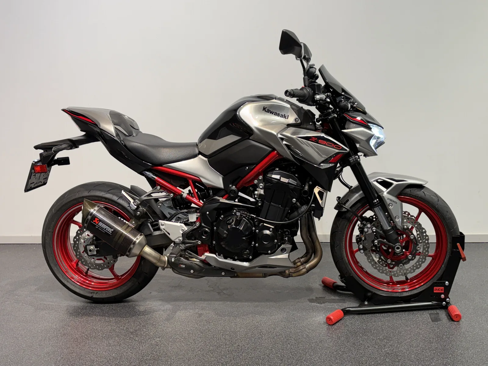 Kawasaki Z900 (2023) — foto 1