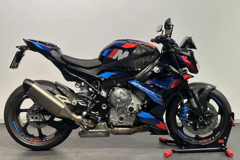 BMW M 1000 R (2023)