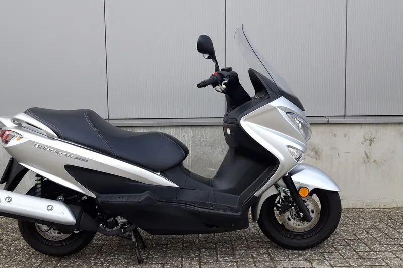 Suzuki UH200A (2023)