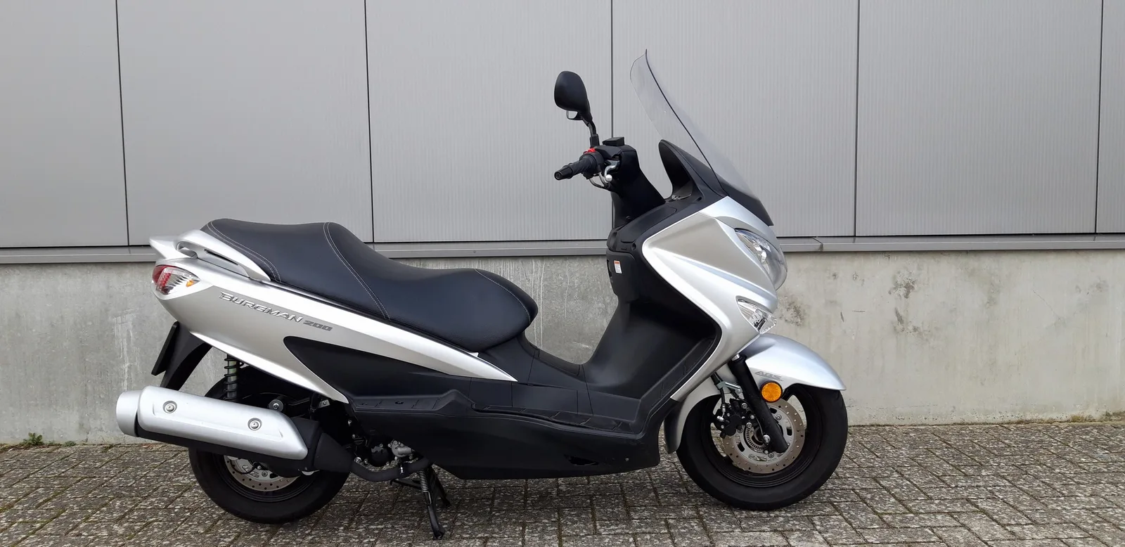 Suzuki UH200A (2023) — foto 1