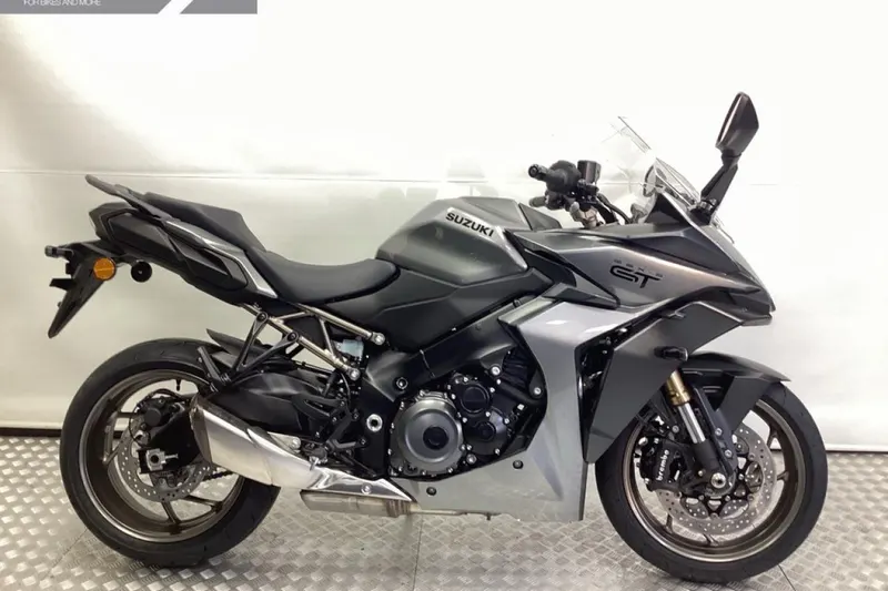 Suzuki Gsx GSX-S 1000 GT (2026)