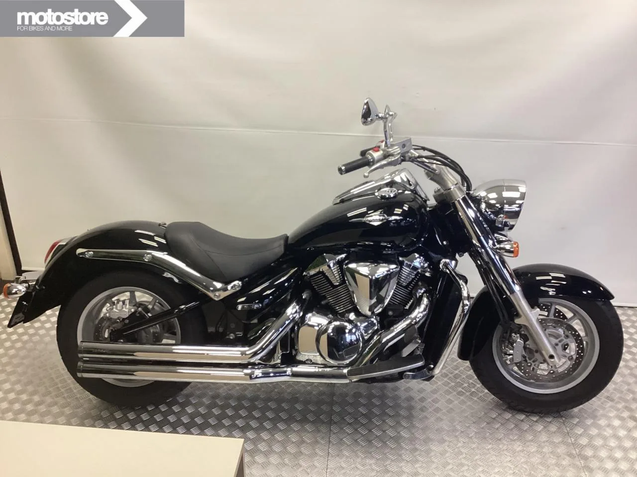 Suzuki Vzr1800 C1800R INTRUDER (2009) — foto 1