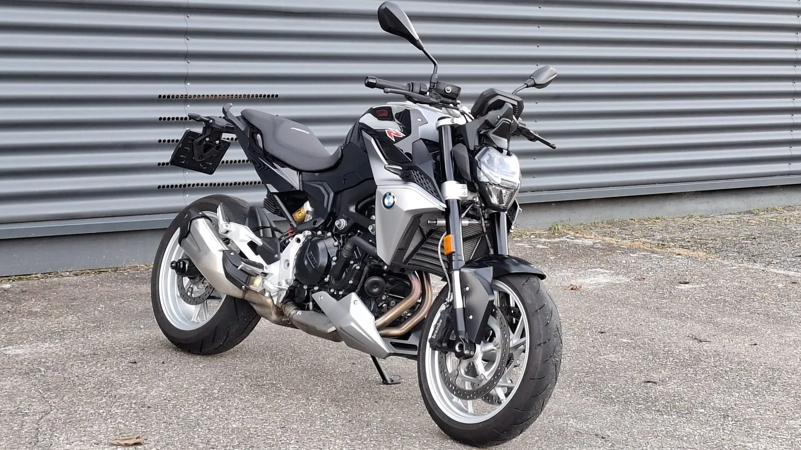 BMW F 900 R (2024) — foto 1