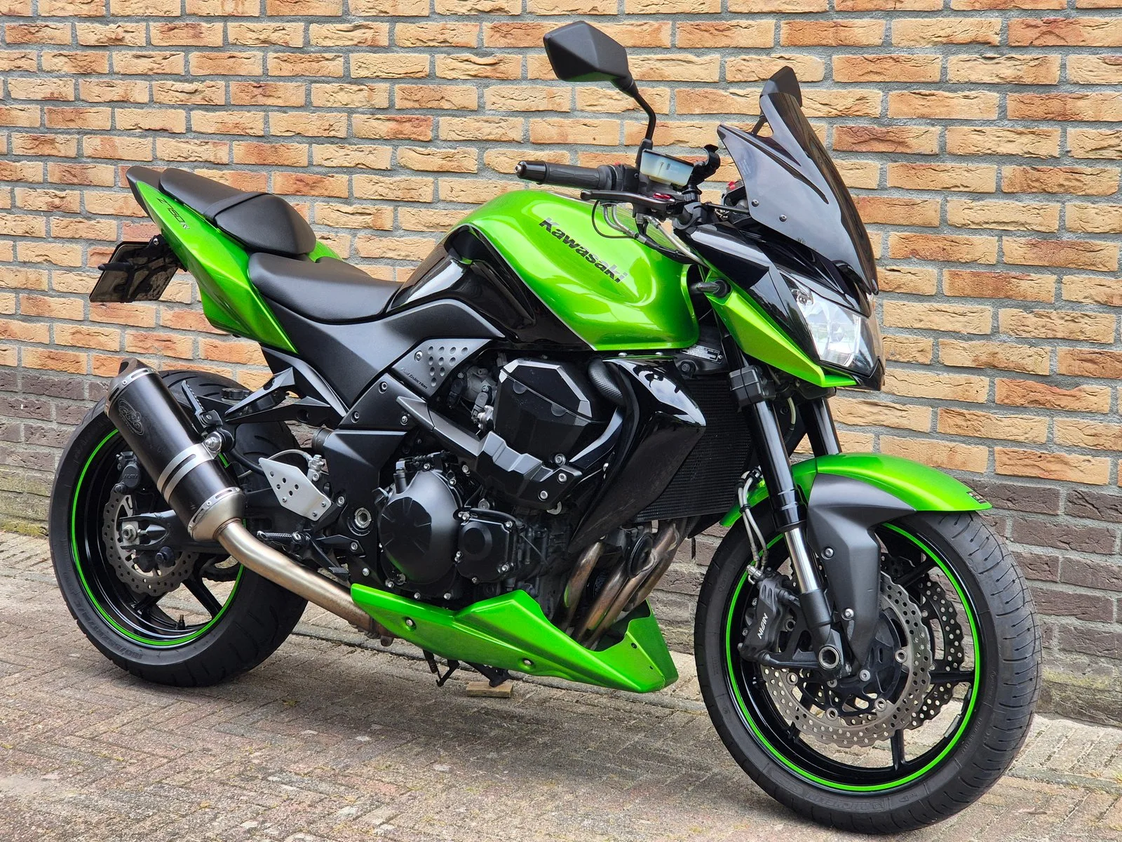Kawasaki Z 750R (2006) — foto 1