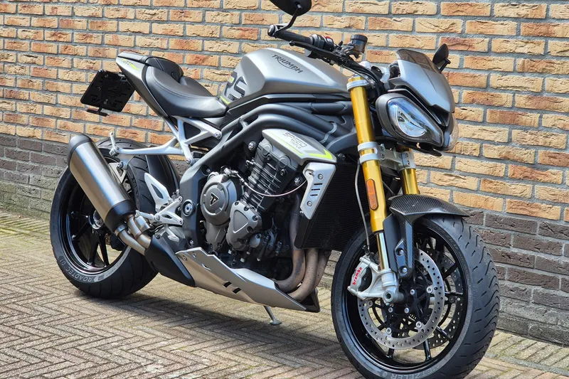 Triumph Speed Triple 1200 RS (2021)