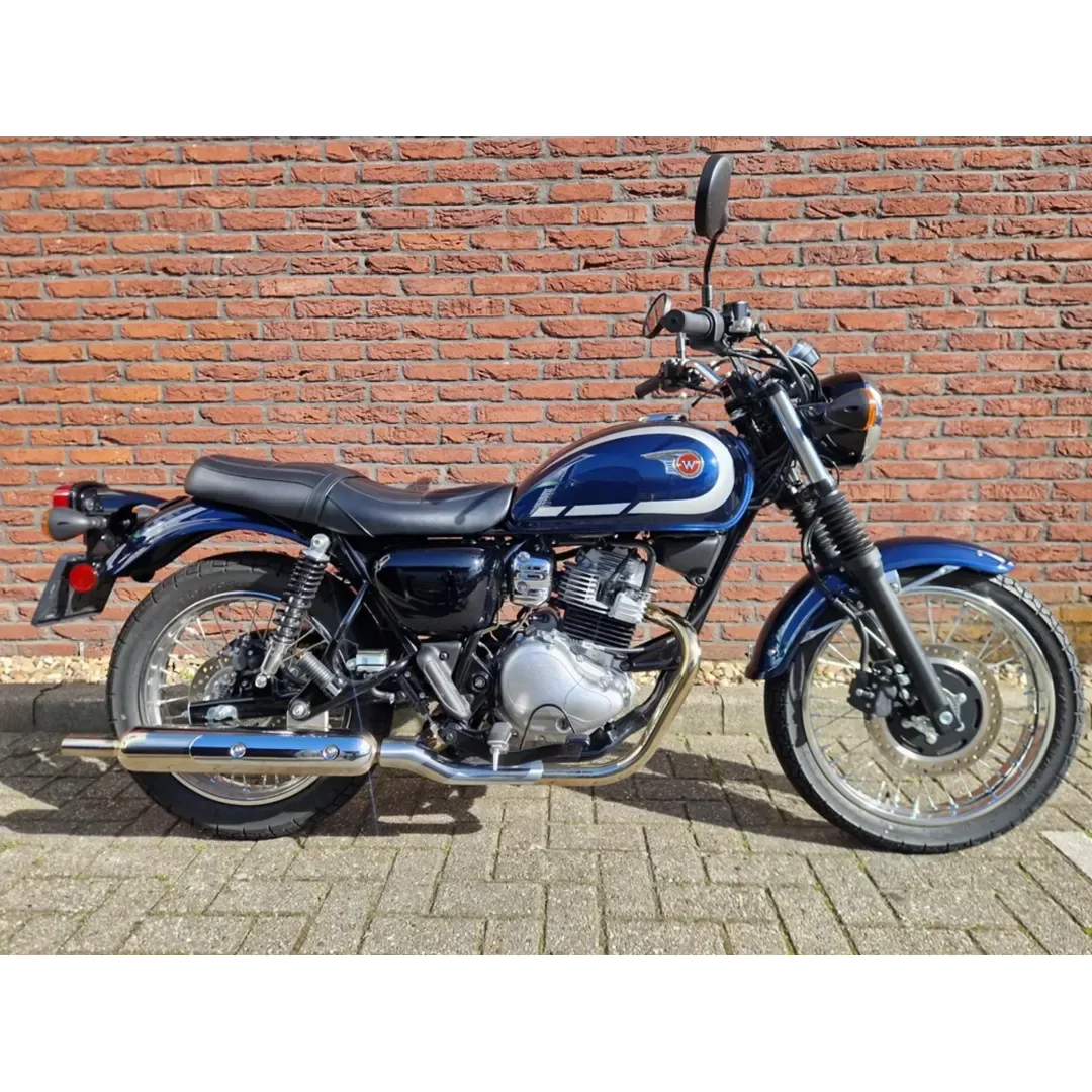 Kawasaki W230 (2025) — foto 1