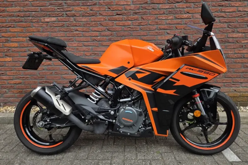 KTM RC 390 (2023)